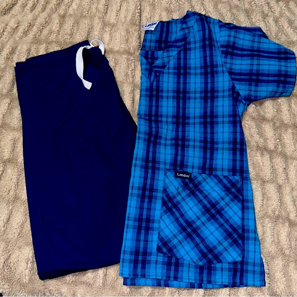 Womens scrubs